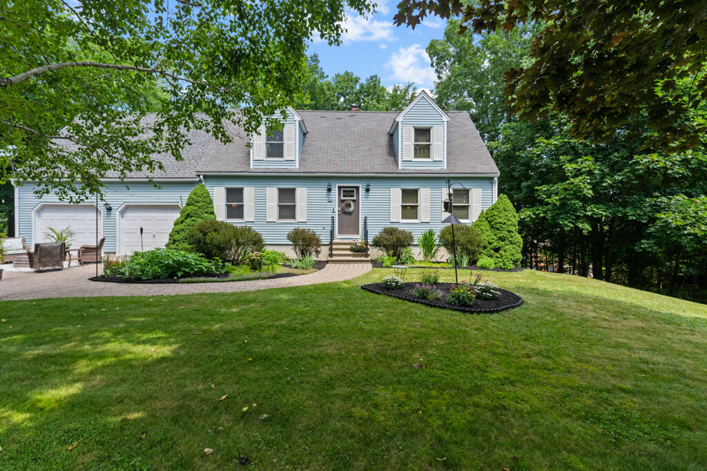 70 Lugrin Street Westbrook, ME 04092 - Photo 2 of 38 DSC07556