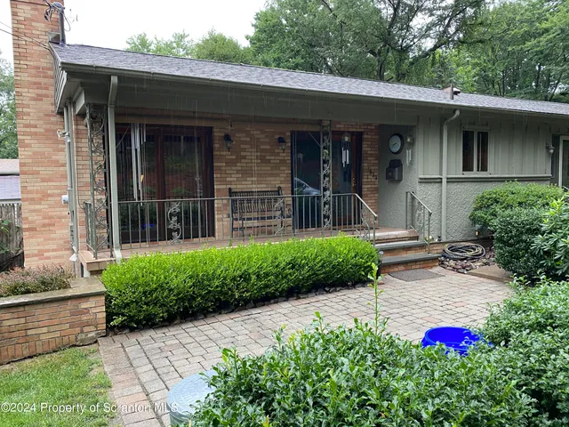 $1,550 | 1833 South Webster Avenue, Unit REAR, Scranton, PA 18505