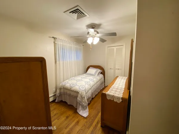 $1,550 | 1833 South Webster Avenue, Unit REAR, Scranton, PA 18505