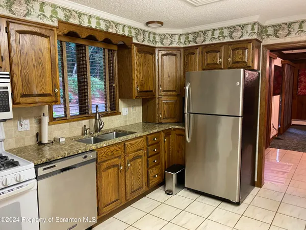 $1,550 | 1833 South Webster Avenue, Unit REAR, Scranton, PA 18505