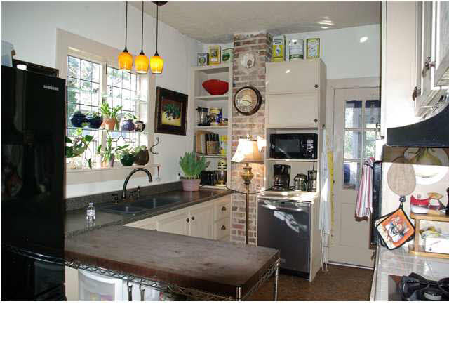 960 Bellevue Place Jackson, MS 39202 - Photo 3 of 17 Photo 3