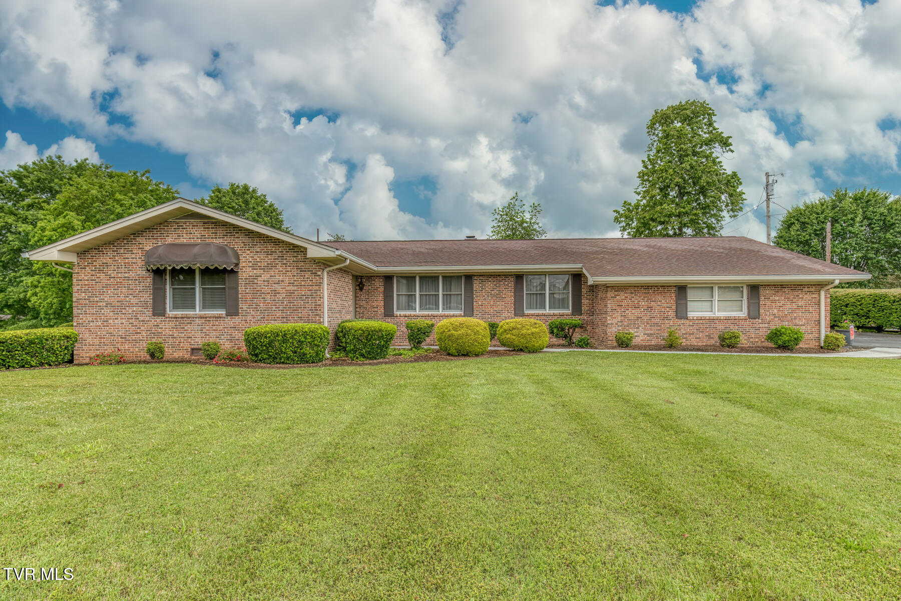 424 Jonesboro Road Piney Flats, TN 37686 - Photo 1 of 98 424 Jonesboro Rd-1