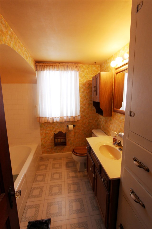 511 West Evergreen Road Evansville, IN 47710 - Photo 17 of 22 Gallery Image 17