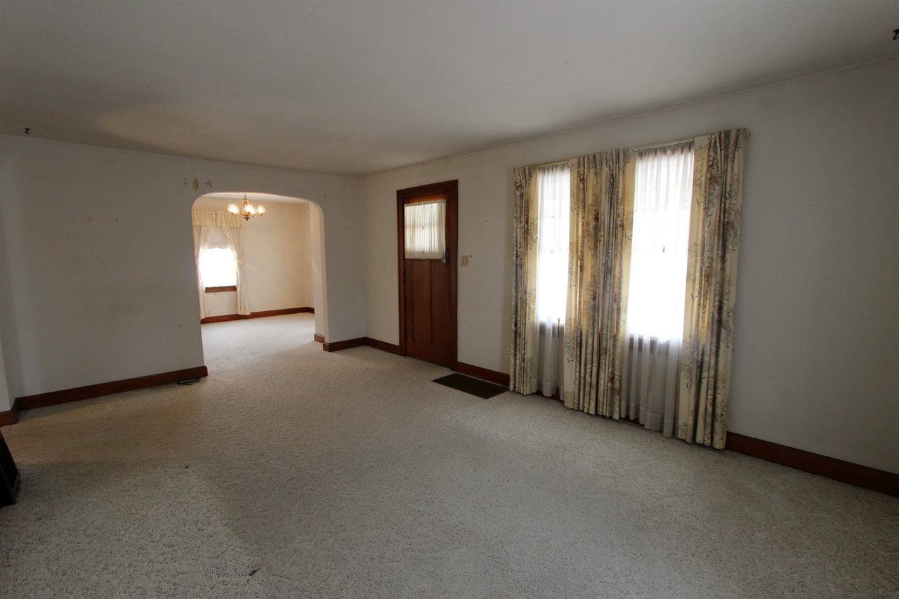 511 West Evergreen Road Evansville, IN 47710 - Photo 3 of 22 Gallery Image 3