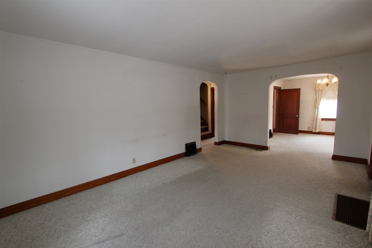 511 West Evergreen Road Evansville, IN 47710 - Photo 5 of 22 Gallery Image 5