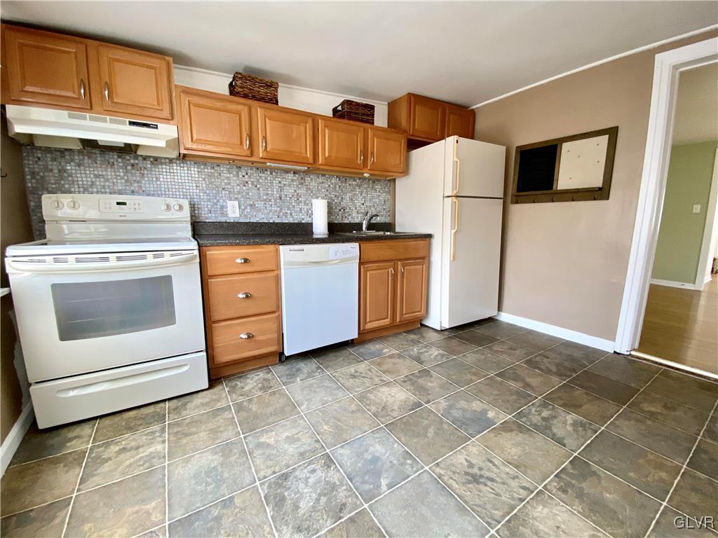 143 Spring Street Nazareth, PA 18064 - Photo 7 of 19 Gallery Image 7