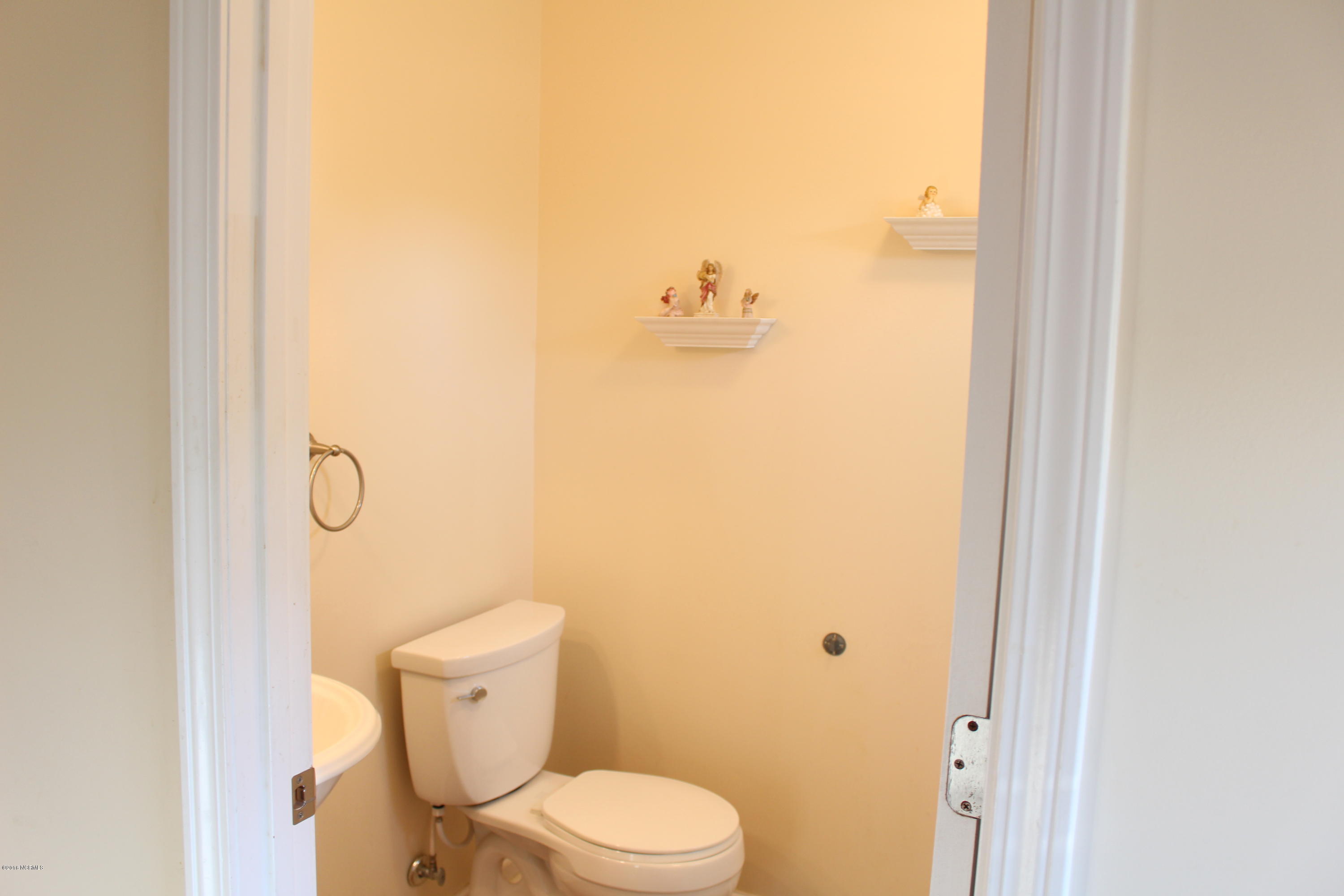 121 Tom Mann Extension Road Newport, NC 28570 - Photo 19 of 26 IMG_0905