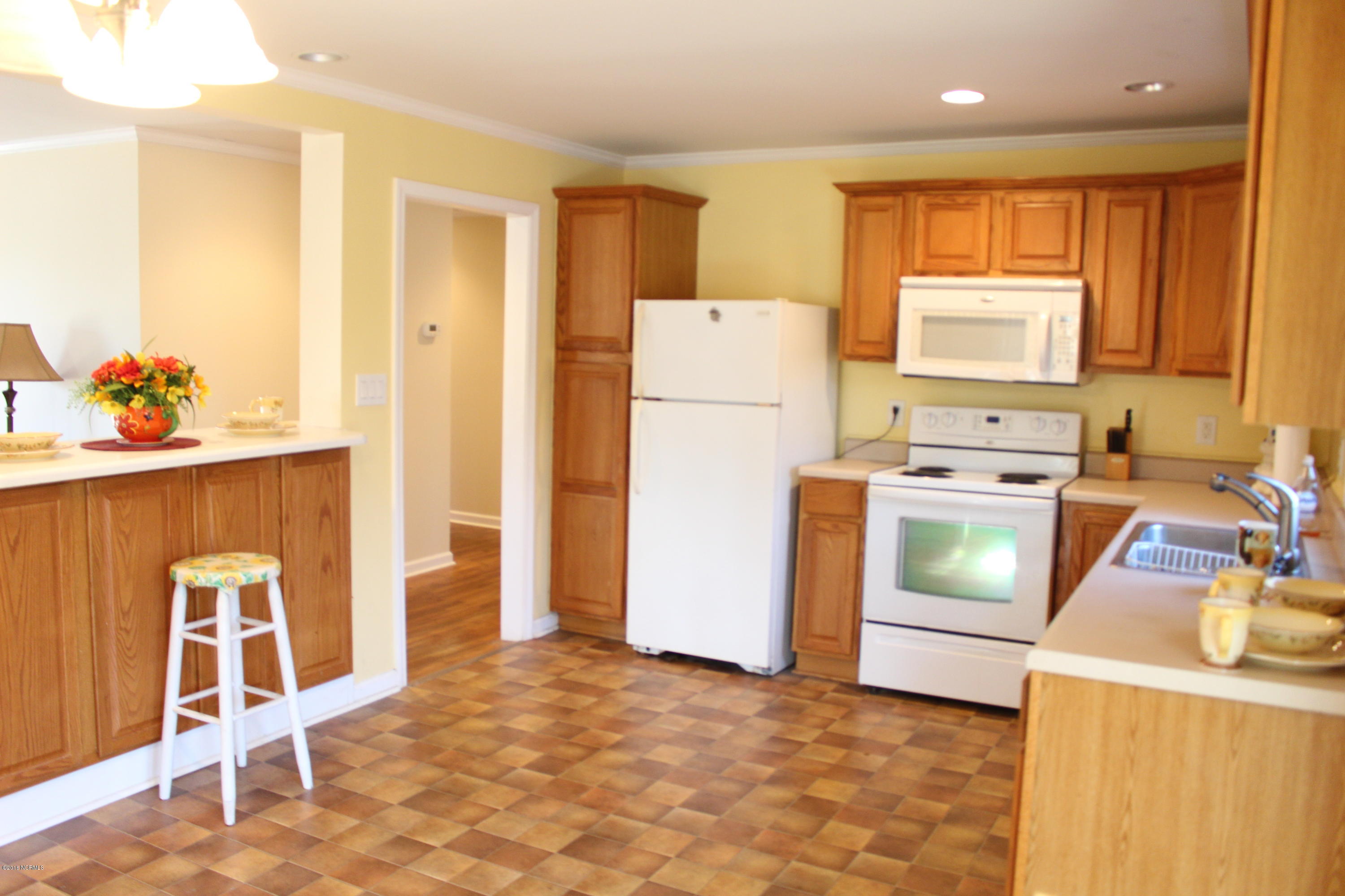 121 Tom Mann Extension Road Newport, NC 28570 - Photo 8 of 26 IMG_0894