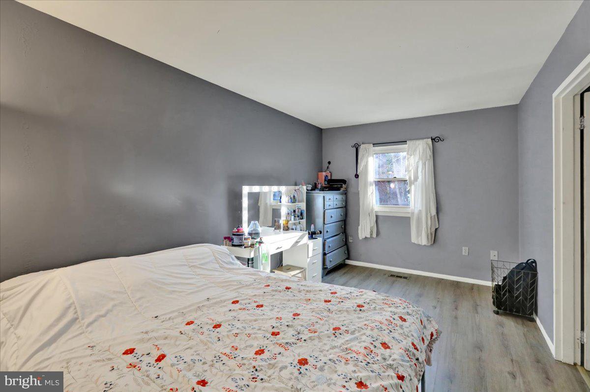 1118 Fox Run Reading, PA 19606 - Photo 14 of 19 a bedroom with a bed and a window