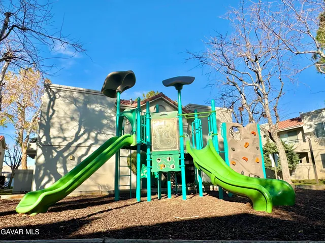 $2,295 | 2827 West Avenue K12, Unit 211, Lancaster, CA 93536