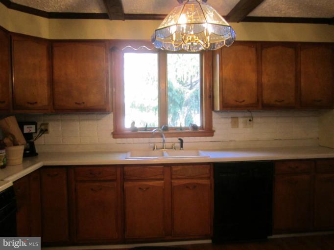 1820 Clearwood Road Baltimore, MD 21234 - Photo 18 of 30 Kitchen