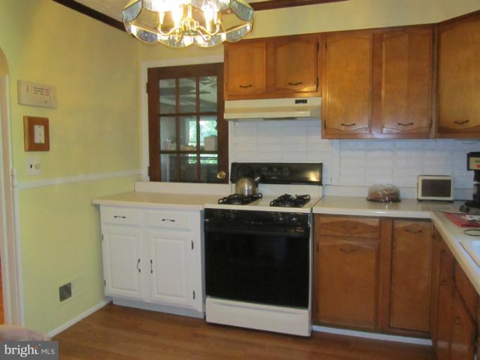 1820 Clearwood Road Baltimore, MD 21234 - Photo 10 of 30 Kitchen