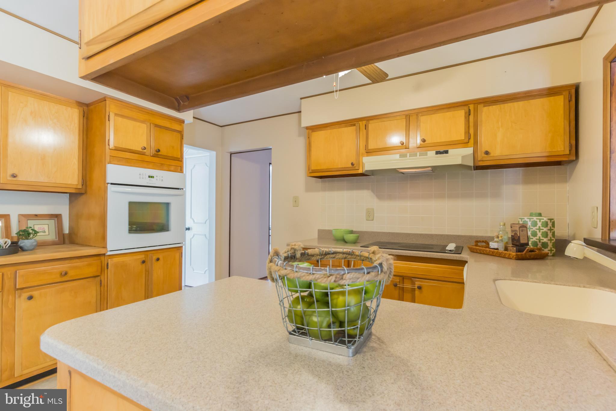 1699 Tarleton Way Crofton, MD 21114 - Photo 15 of 28 Eat In Kitchen