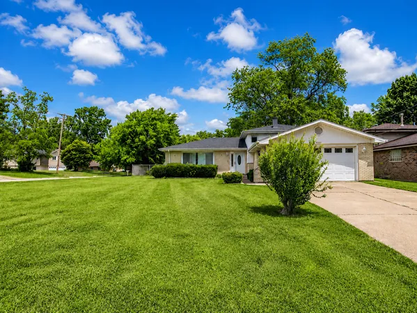$349,000 | 5042 157th Street, Oak Forest, IL 60452