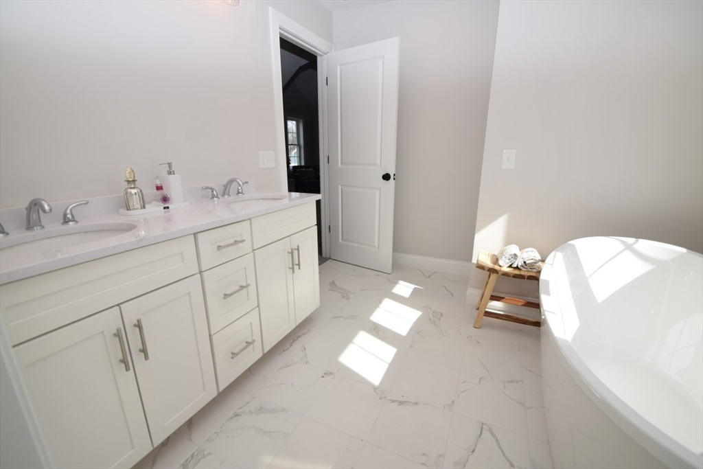 3 Cummings Way Holbrook, MA 02343 - Photo 20 of 29