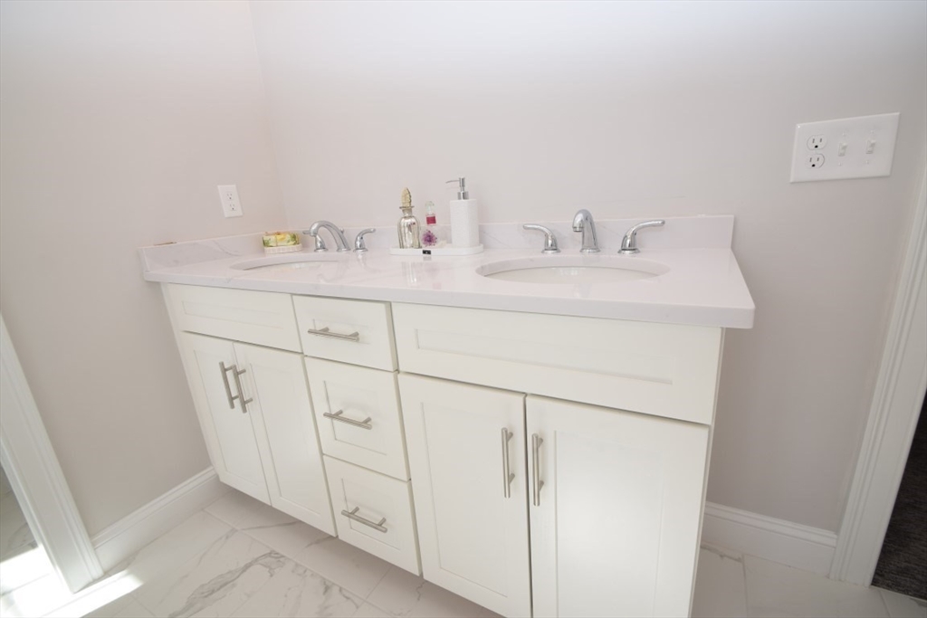 3 Cummings Way Holbrook, MA 02343 - Photo 21 of 29