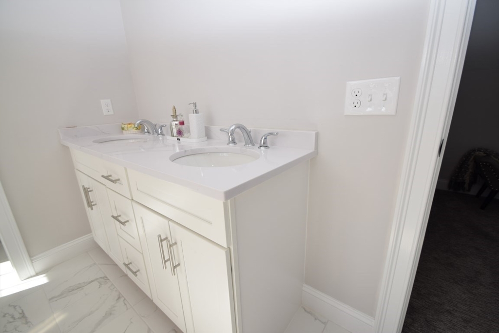 3 Cummings Way Holbrook, MA 02343 - Photo 22 of 29