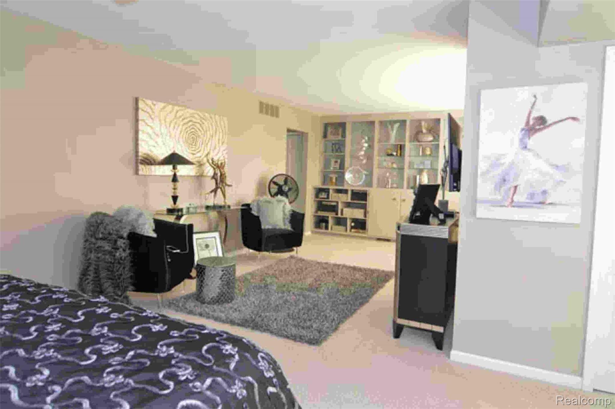 2239 North Long Lake Road, Unit 12 Fenton, MI 48430 - Photo 15 of 29 ShowImage (21).jpg