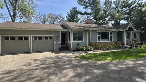 $540,000 | 2820 Washta Bay Road, Chanhassen, MN 55331