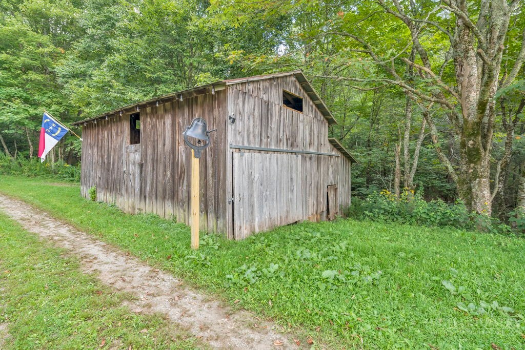 6104 Howard's Creek Road Boone, NC 28607 - Photo 28 of 50 Gallery Image 28