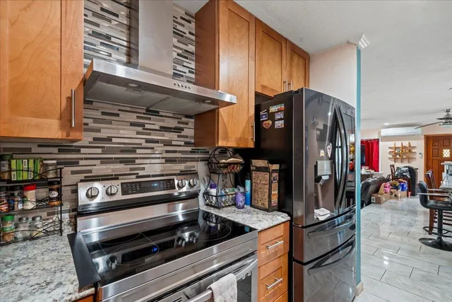 a view of walk in closet