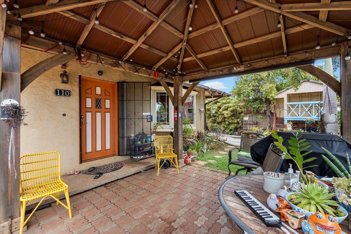 110 Aoloa Loop Kahului, HI 96732 - Photo 5 of 46 a view of porch with seating space