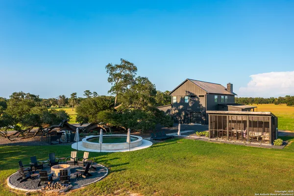 $4,250,000 | 1071 Private Road 1090, Hallettsville, TX 77964