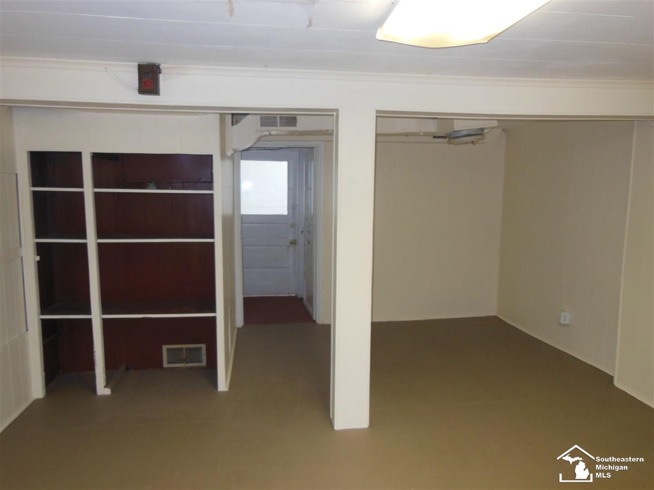 7490 Monroe Road Lambertville, MI 48144 - Photo 25 of 31 50078077-24.JPG