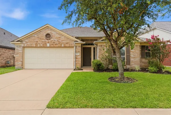 $2,100 | 5211 Cayenne Lane, Baytown, TX 77521