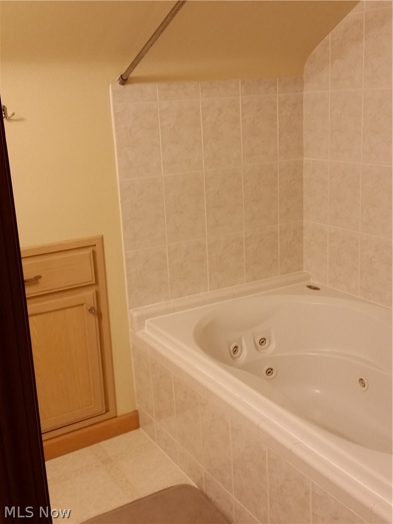 6438 Keltonshire Road Parma, OH 44129 - Photo 18 of 27