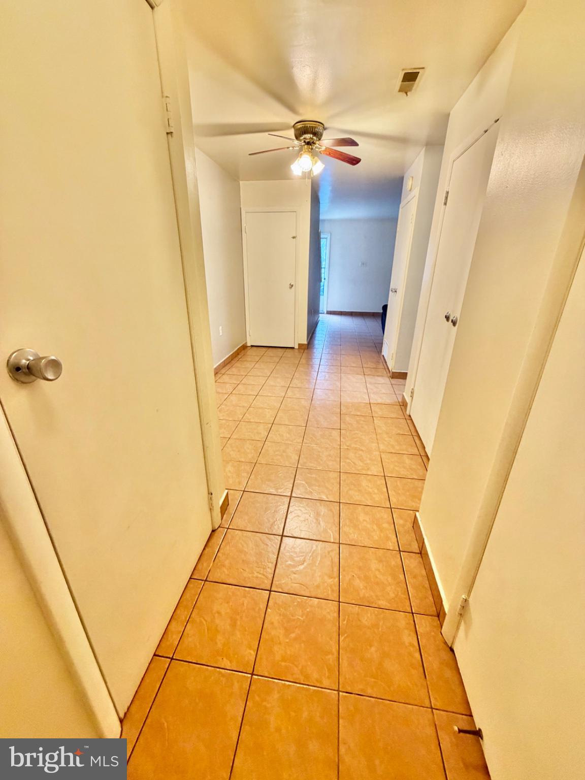 418 Green Street Lancaster, PA 17602 - Photo 11 of 26 a view of an empty room