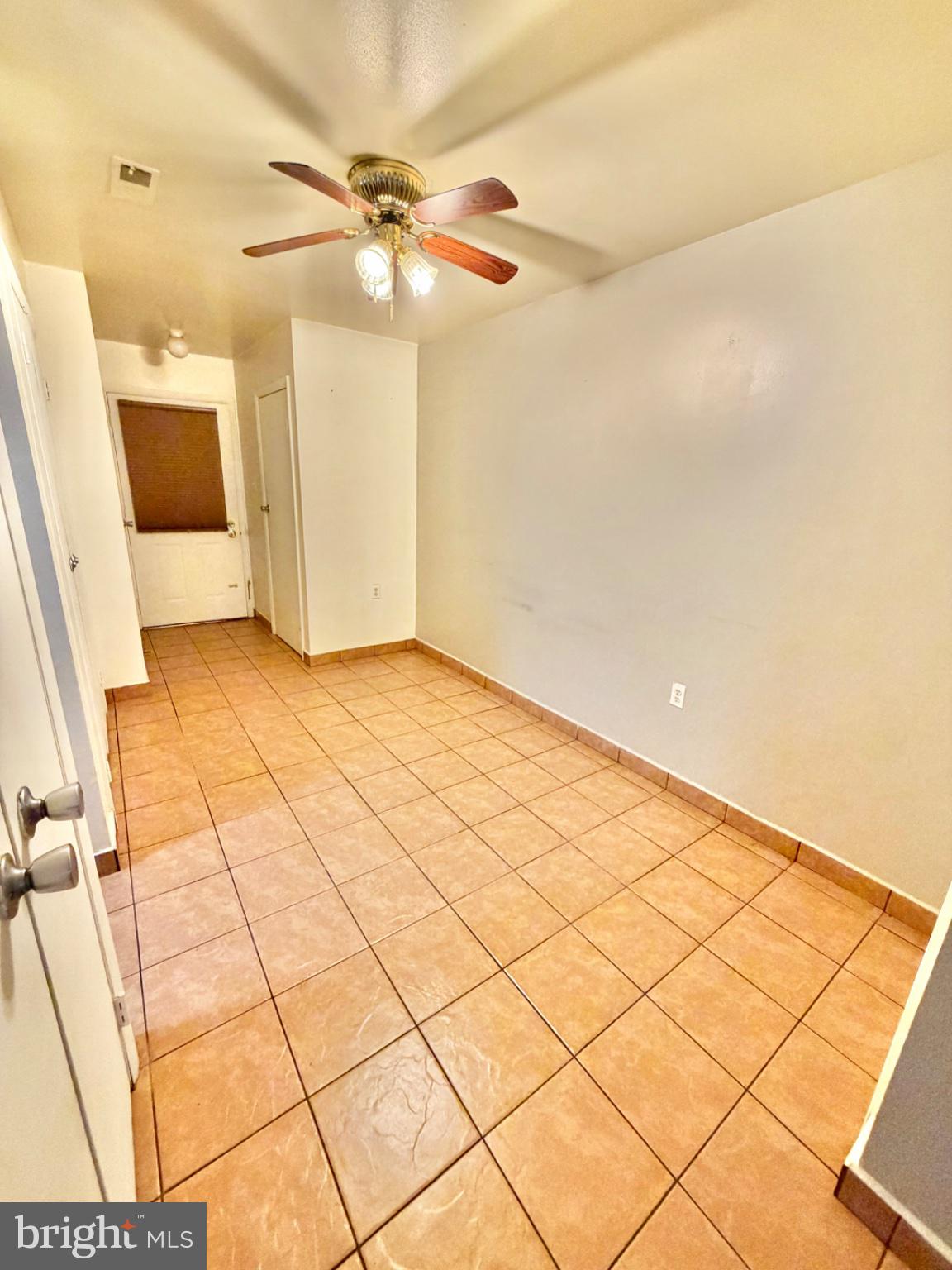 418 Green Street Lancaster, PA 17602 - Photo 10 of 26 a view of an empty room