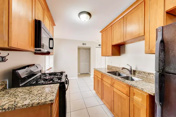$1,550 | 7415 North Wolcott Avenue, Unit 1E, Chicago, IL 60626