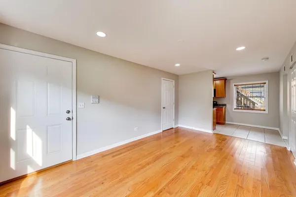 $1,550 | 7415 North Wolcott Avenue, Unit 1E, Chicago, IL 60626