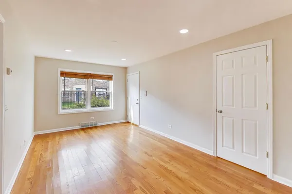 $1,550 | 7415 North Wolcott Avenue, Unit 1E, Chicago, IL 60626