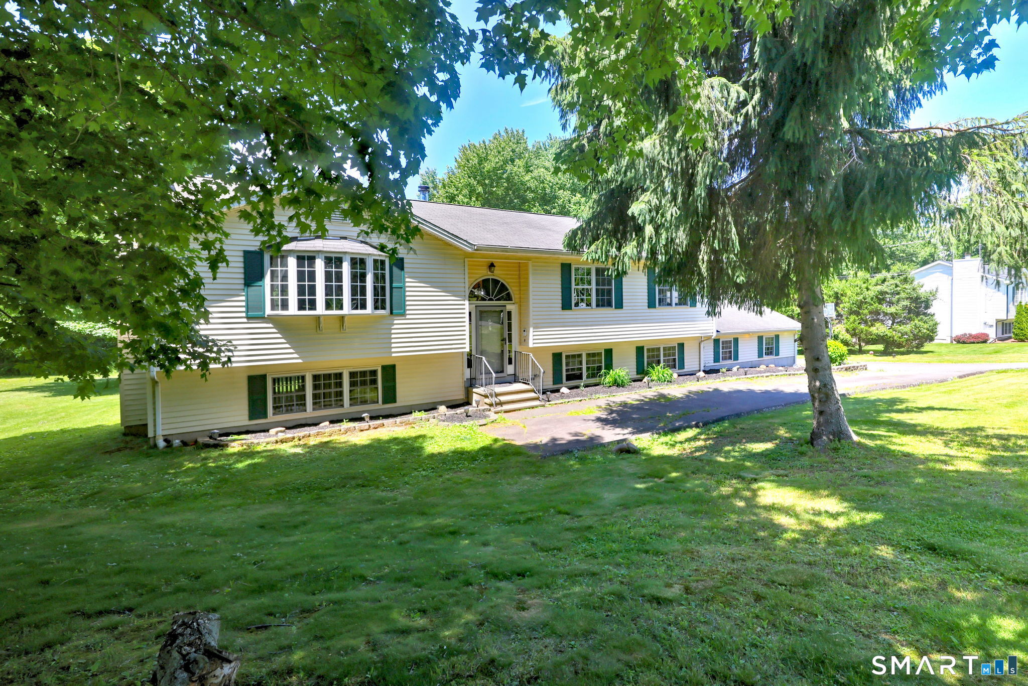 24 Warner Road North Haven, CT 06473 - Photo 3 of 39