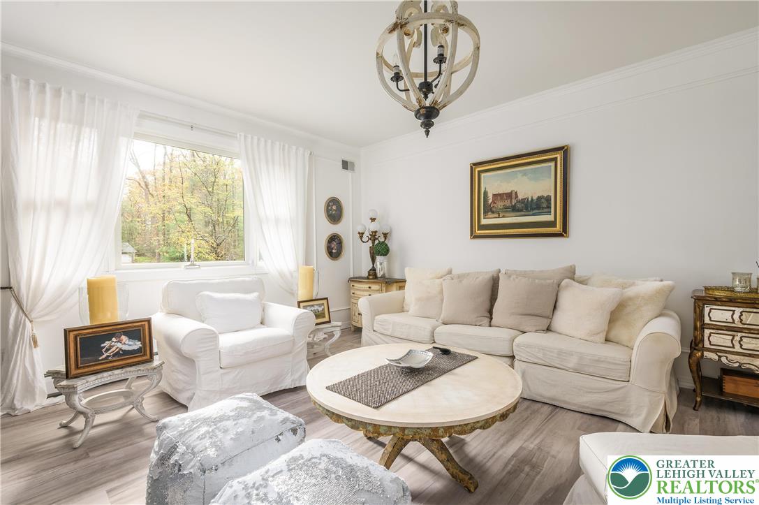 3038 Hemlock Road Stroudsburg, PA 18360 - Photo 18 of 64 Gallery Image 18