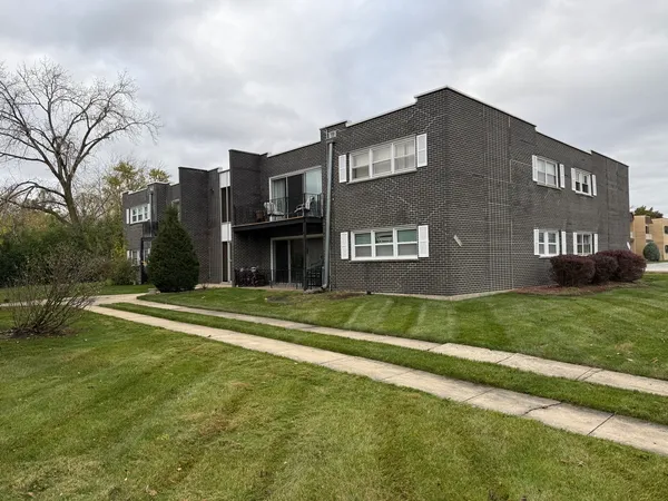 $125,000 | 18330 Cherry Creek Drive, Unit 5, Homewood, IL 60430