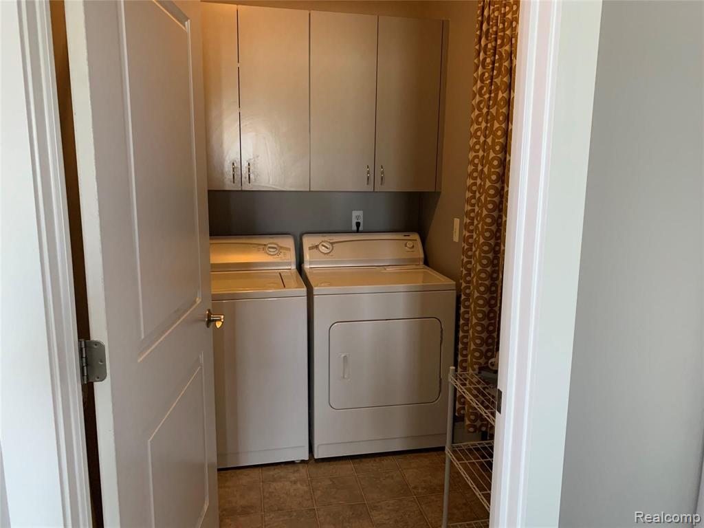 161 North Milford Road, Unit 101 Highland, MI 48357 - Photo 6 of 13