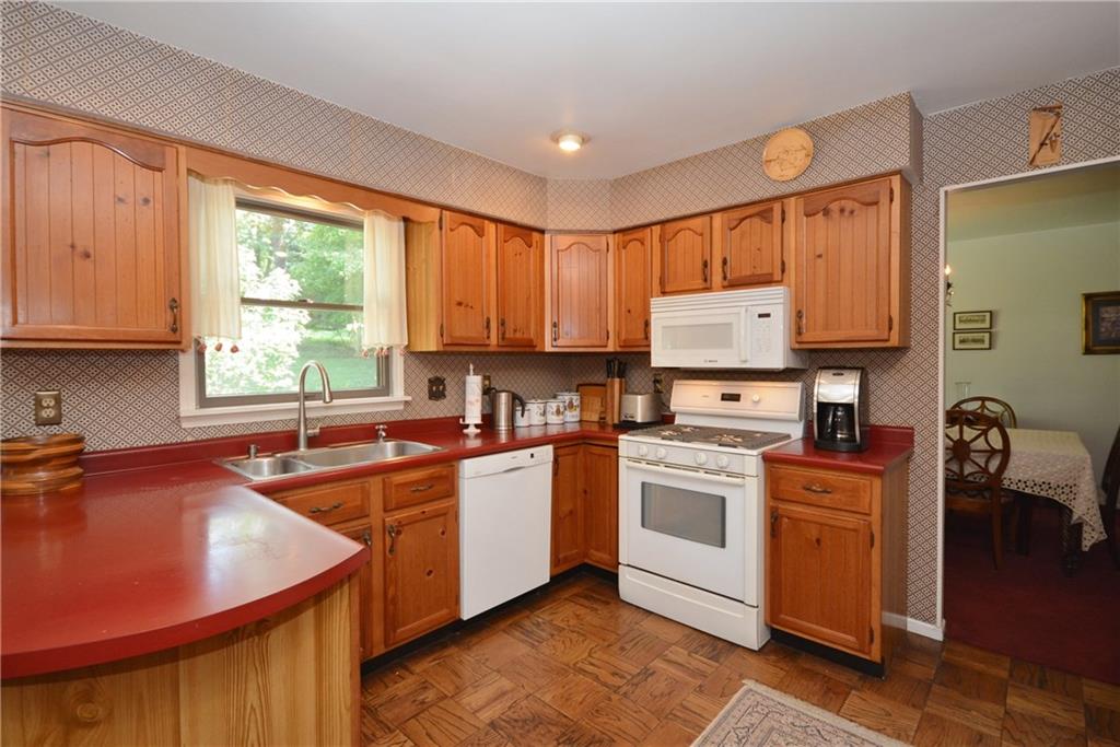 136 Buss Road Aliquippa, PA 15001 - Photo 8 of 25 Kitchen