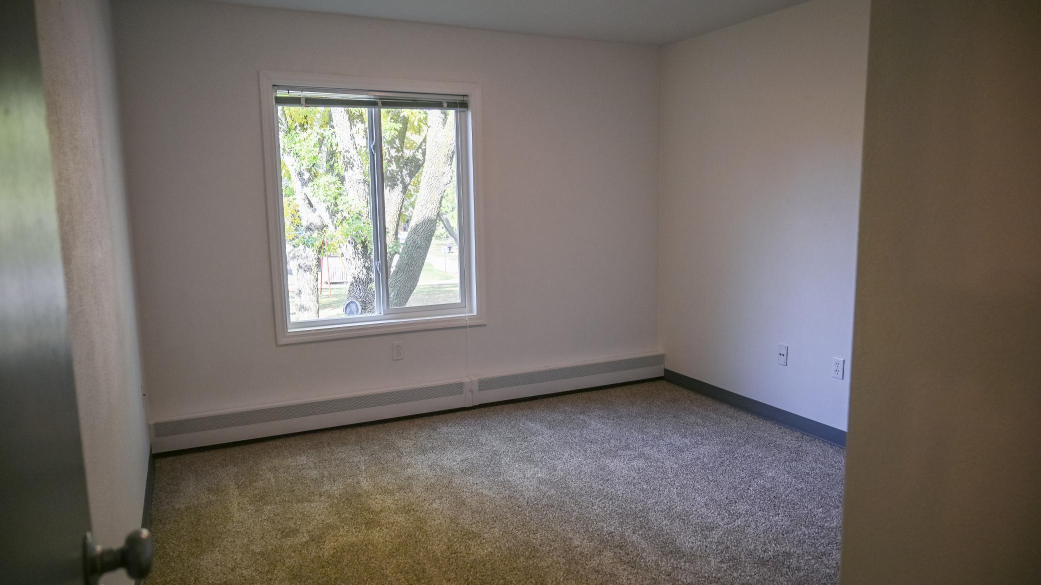 1205 Victoria Street, Unit 320 Fairmont, MN 56031 - Photo 10 of 16