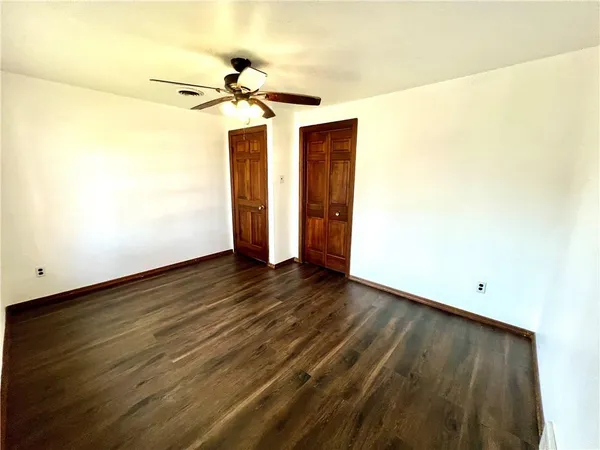 $1,200 | 419 East Fairmont Avenue, New Castle, PA 16105