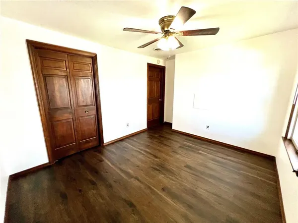 $1,200 | 419 East Fairmont Avenue, New Castle, PA 16105