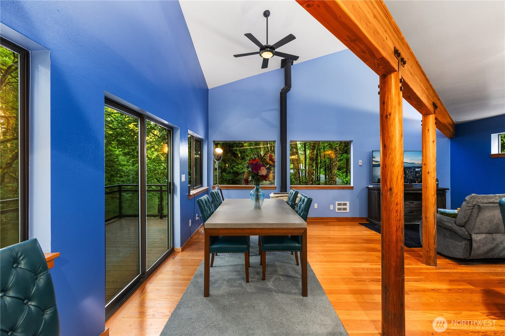 6520 East Mercer Way Mercer Island, WA 98040 - Photo 16 of 36 a outdoor space with furniture