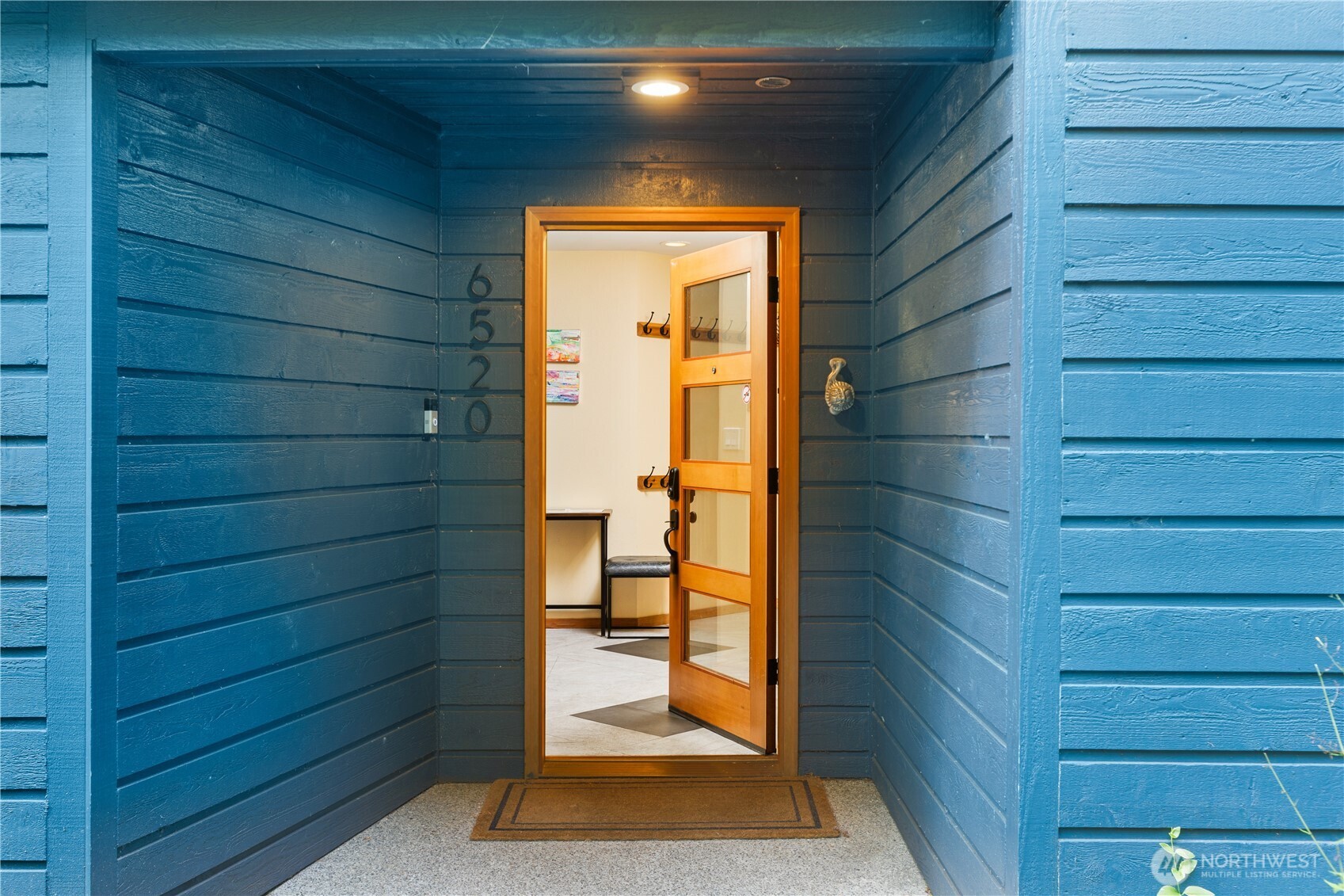 6520 East Mercer Way Mercer Island, WA 98040 - Photo 3 of 36