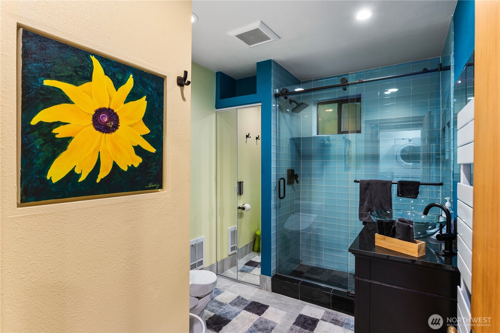 6520 East Mercer Way Mercer Island, WA 98040 - Photo 7 of 36 a bathroom with a sink and mirror