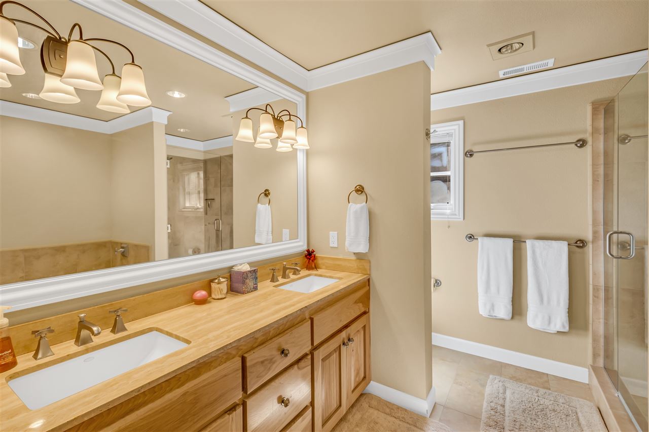 70 Hawk Ridge Clio, CA 96106 - Photo 14 of 21 Primary Bathroom