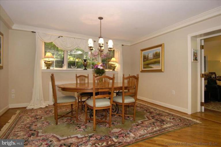 10611 Mantz Road Silver Spring, MD 20903 - Photo 2 of 30 Dining Room