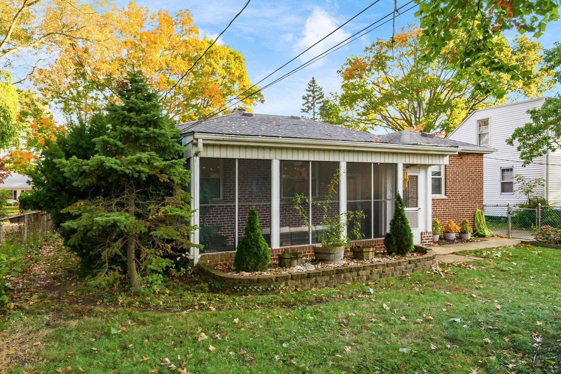 539 Acton Road Columbus, OH 43214 - Photo 37 of 47 Back Exterior