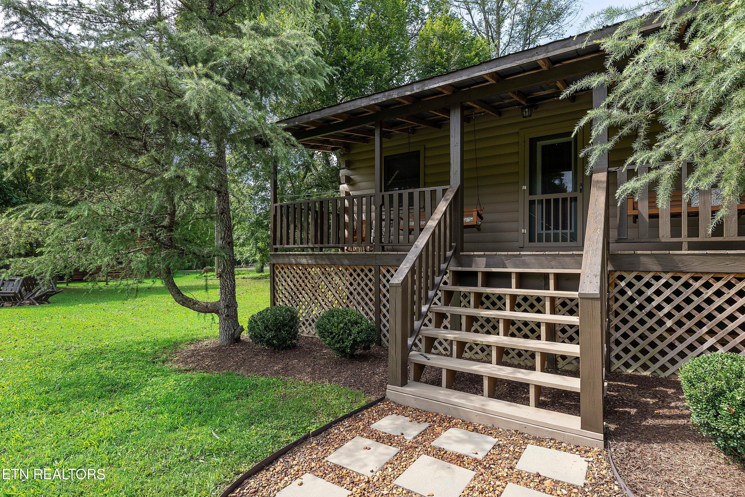 339 Stables Drive Townsend, TN 37882 - Photo 25 of 34 stables front door